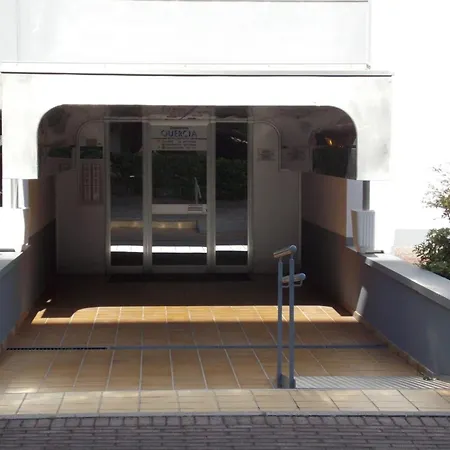 Bright Fllat Near The In 公寓
