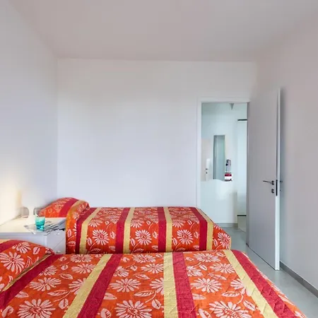 Bright Flat Near The In Apartment